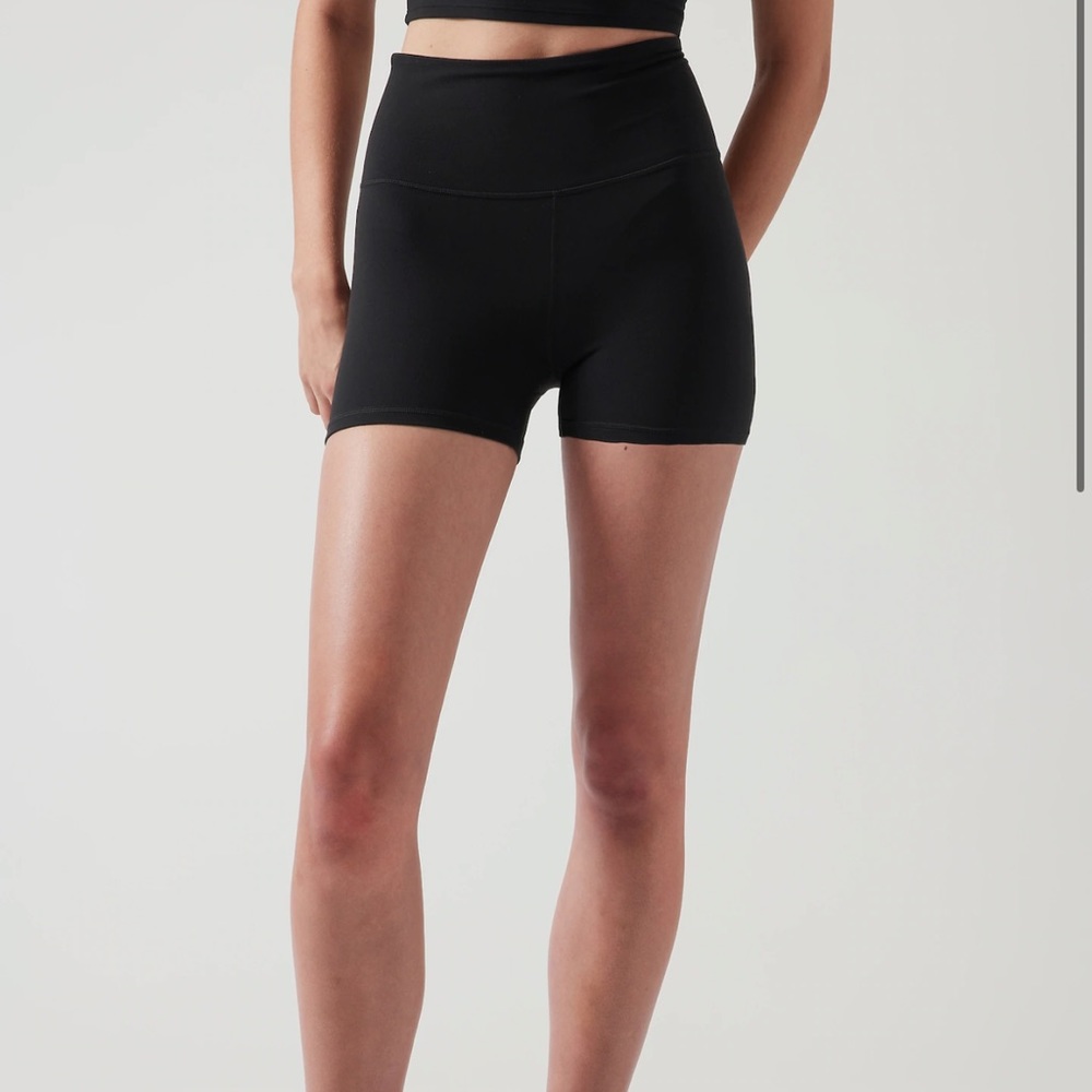 ATHLETA Ultra High Rise Elation Shortie